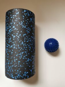 Fascia roller &amp; hedgehog ball for tension